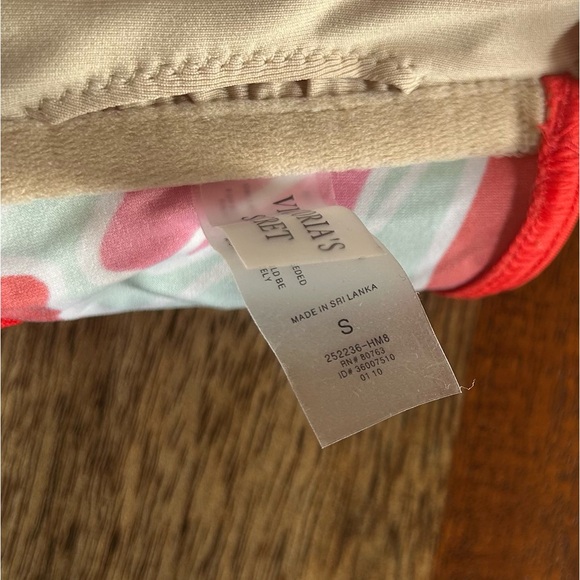 Victoria’s Secret Bikini Top Like New! Tropical Print Size Small - Picture 13 of 13